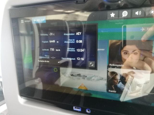Onboard entertainment system of Icelandair Boeing 737 MAX 8 TF-ICE Jökulsárslón // Source: Flugblogg