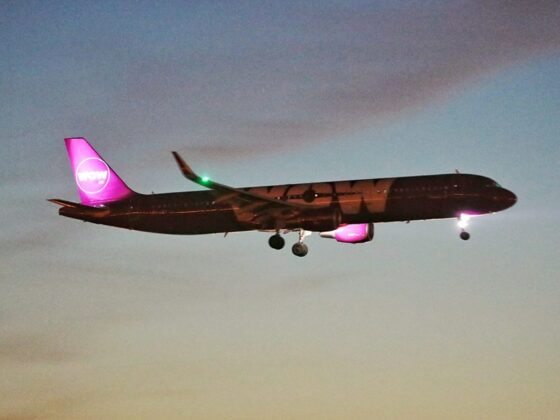 Night landing of WOW air Airbus A231 TF-JOY in Sheremetyevo, Moscow during World Cup 2018 on 15.06.18 // Source: Alexander Bukin