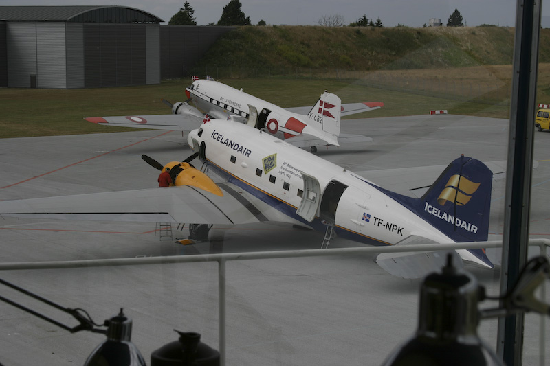 TF-NPK and OY-BPB in Kastrup airport, Copenhagen, 2005 // Source: dc3vennerne.dk