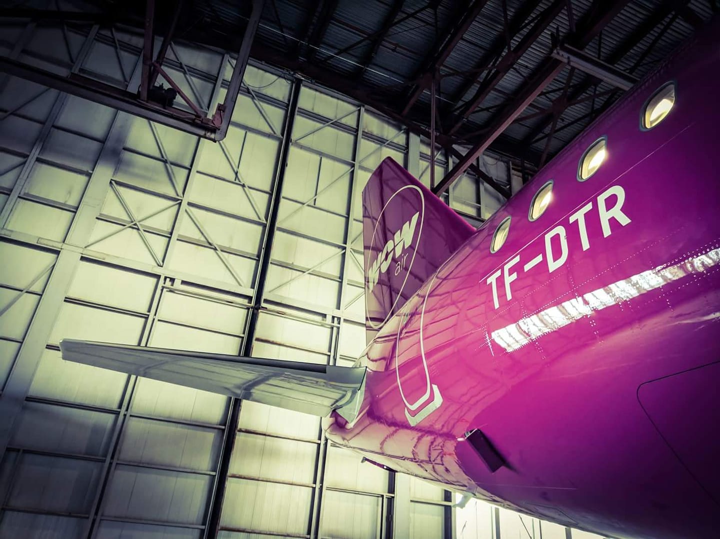 Brand new tail in Keflavík - WOW air Airbus A321-253neo TF-DTR // Source: Flugblogg's source in the airport
