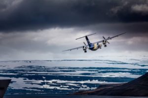 Air Iceland Connect Bombardier Dash 8 Q200 TF-FXK is departing from Ísafjörður // Source: Pilot Pirks