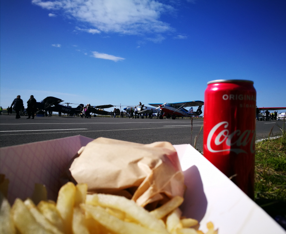 Picnic on a side of ground exhibition of Reykjavik Airshow 2019 // Source: Flugblogg