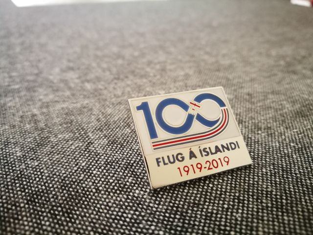 Commemorative badges in honor of the 100th anniversary of Icelandic aviation // Source: Flugblogg