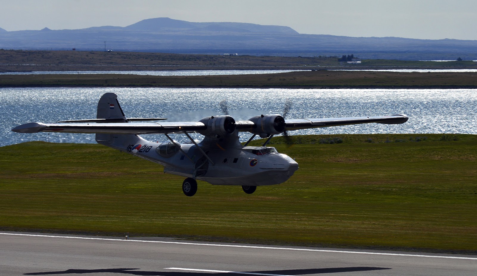 PBY-5A Cataline lowpass on runway 01 in Reykjavik airport during airshow 2019 // Source: Halldór Sigurðsson