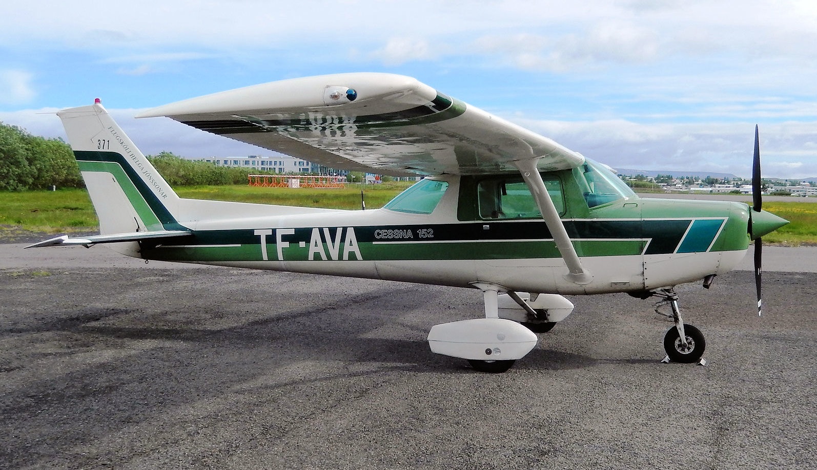 Reykjavik Flight Academy Cessna 152 reg. TF-AVA // Source: Trevor Read (flickr.com)