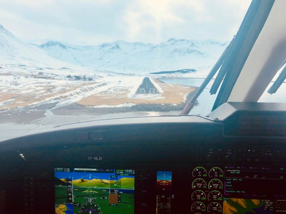 At the short final in Siglufjörður Airport (BISI) from the cockpit of Norlandair Beechcraft B200 reg. TF-NLB // Source: CEO of Circle AIr Thorvaldur Ludvik Sigurjonsson
