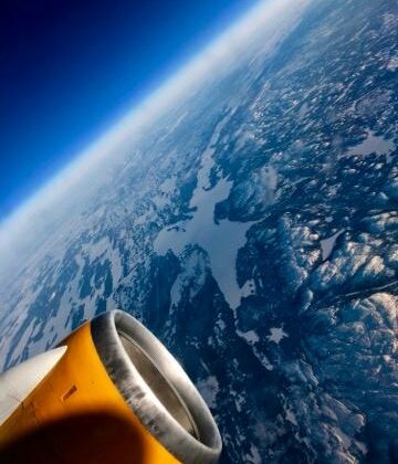 "Space view" during a regular flight on Icelandair Boeing 757 // Source: Tomasz Wilisowski