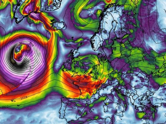 How the hurricane will go through Iceland // Source: wxcharts.com