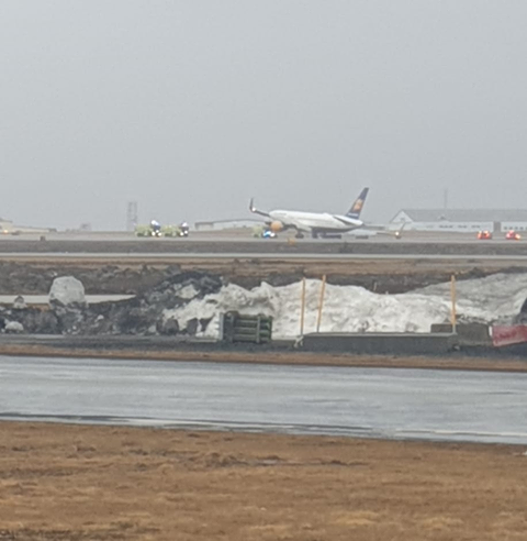 Icelandair's plane expreinced gear's collapse in Keflavik // Source: Flugblogg's readers