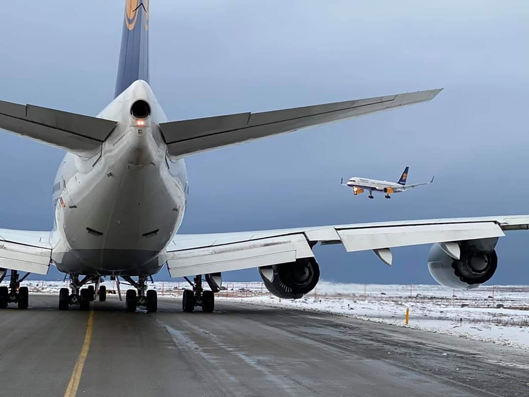 Boeing 747-8i reg. D-ABYN has diverted to Keflavik during Lufthansa flight DLH441 from Houston to Frankfurt // Source: Sigurður Magnússon
