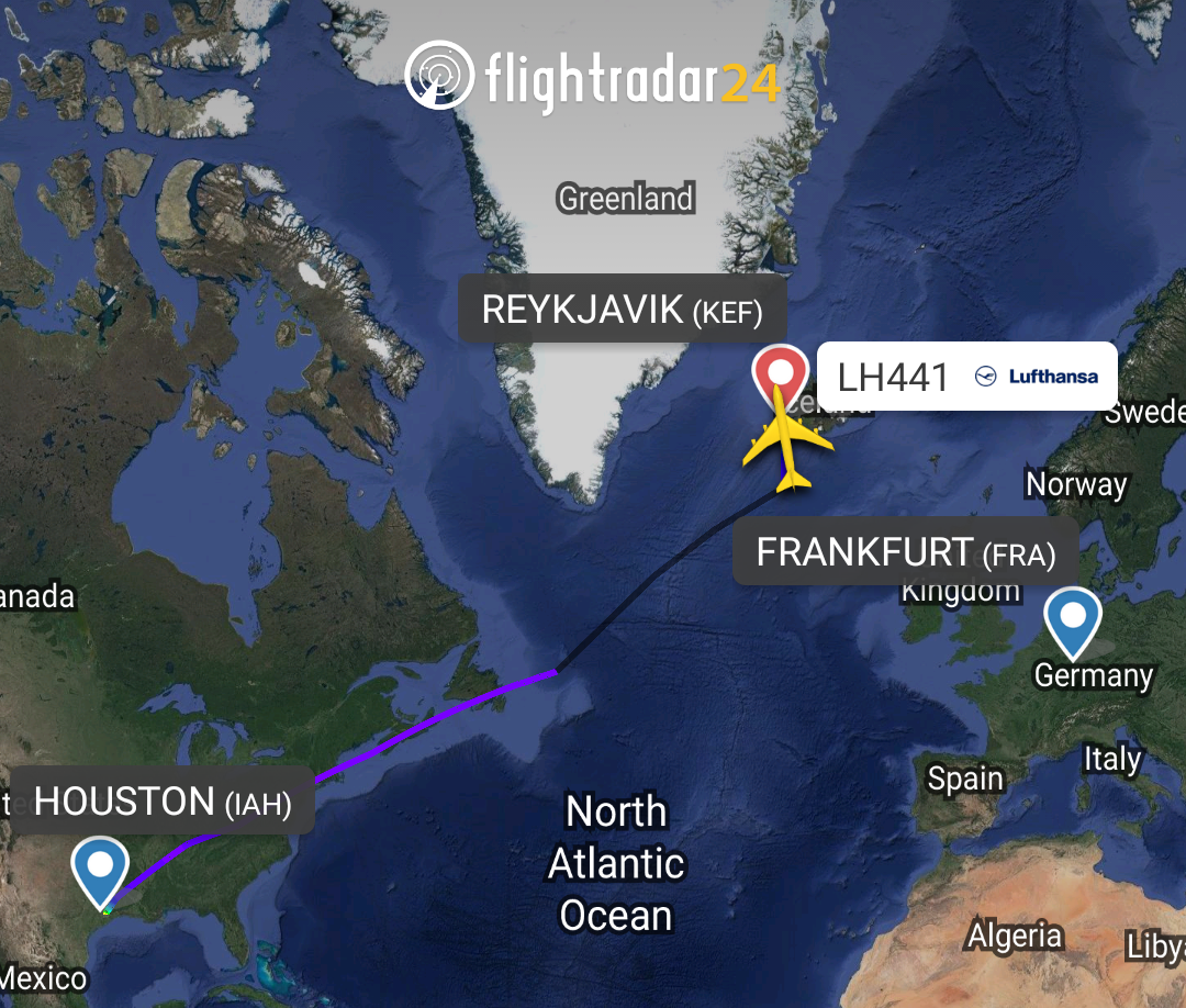 The flight path of Lufthansa Boeing 747-8i diverted to Keflavik // Source: Flightradar24