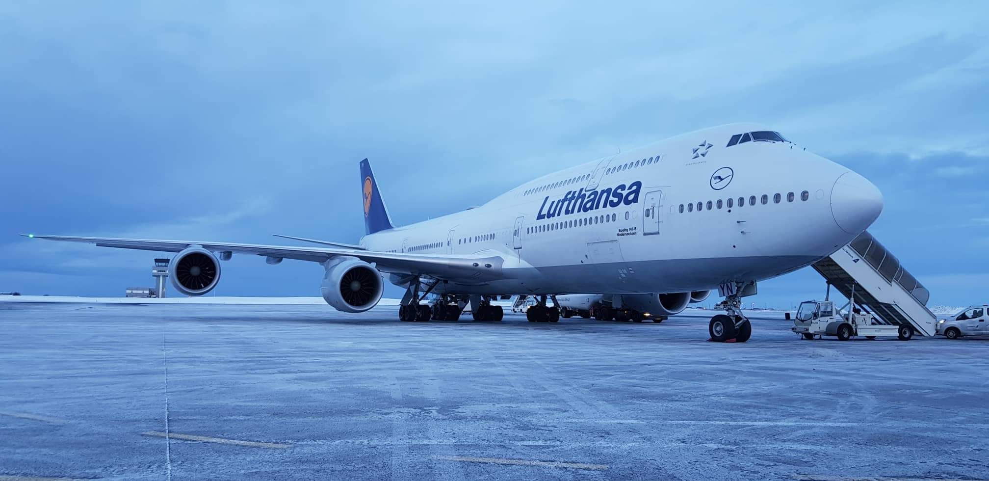 Boeing 747-8i reg. D-ABYN has diverted to Keflavik during Lufthansa flight DLH441 from Houston to Frankfurt // Source: Kamil Krzywdzinski