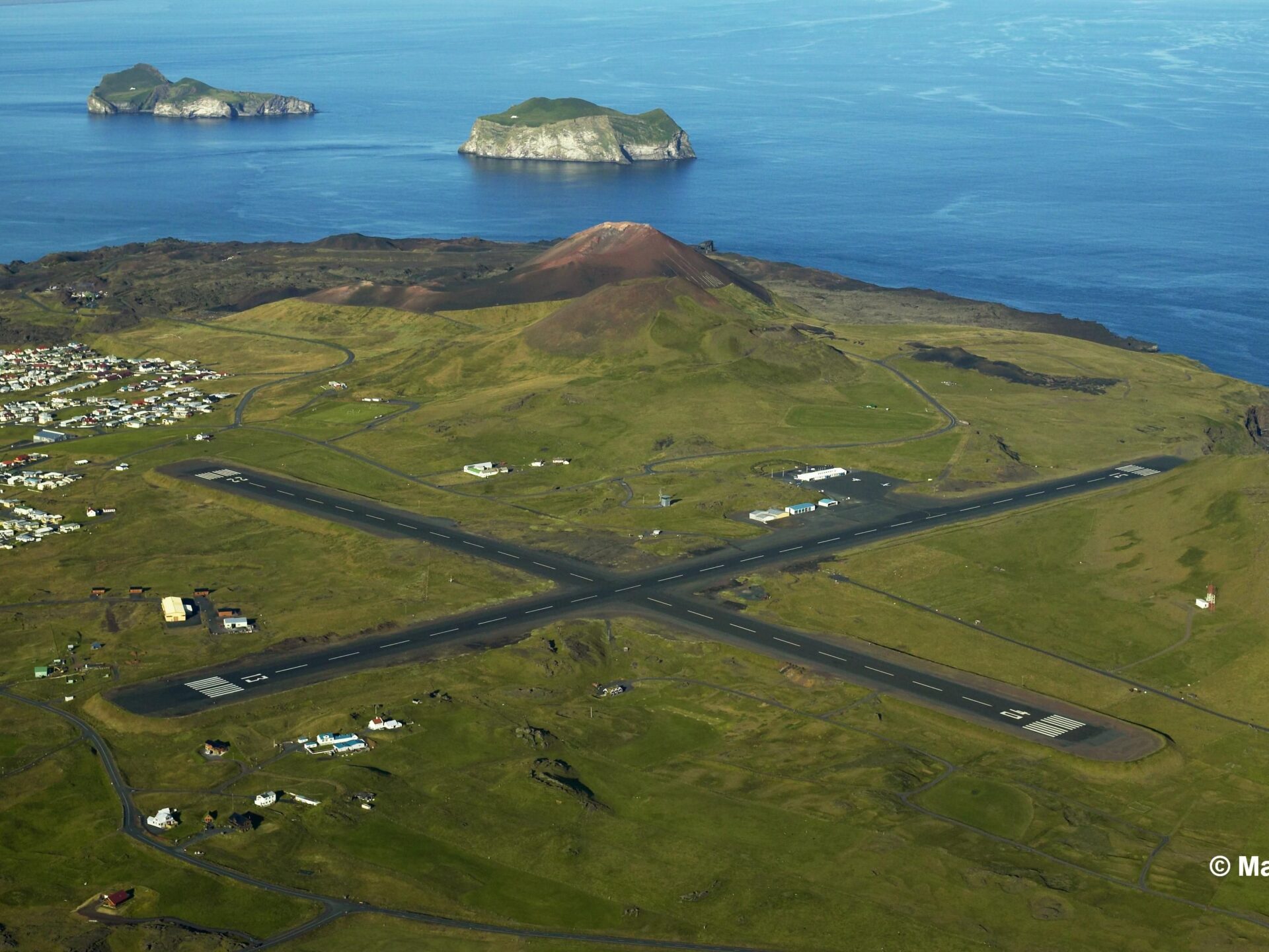 American WOW air ideologist Michele Roosevelt Edwards claims to be