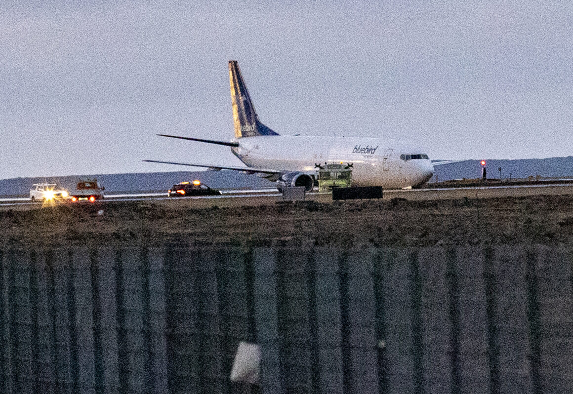 Bluebird Nordic Boeing 737 reg. TF-BBJ experienced taxiway excursion in Keflavik airport // Source: VF (Hilmarbragi)