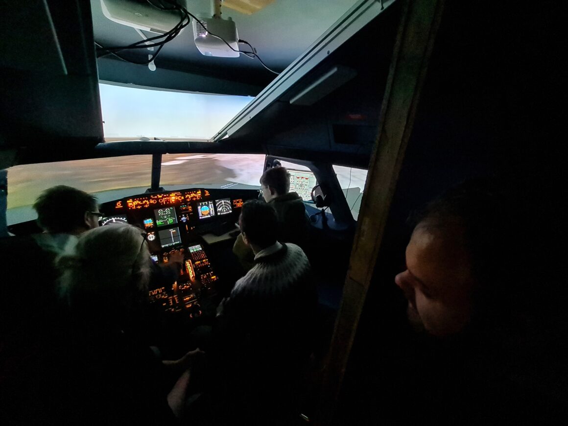 Árni Stefán Árnason's flight simulator of Airbus A320 in Hafnarfjörður in 2021// Source: Flugblogg