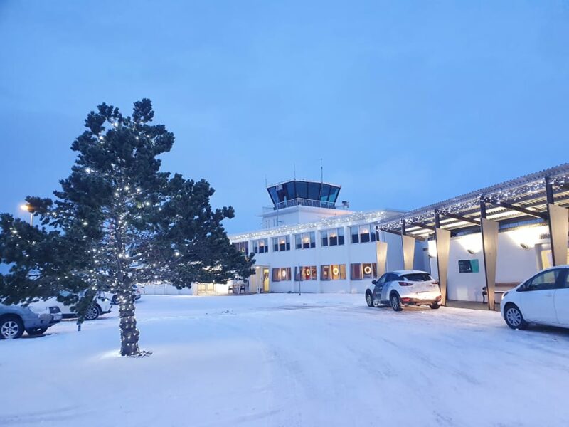 Akureyri ATC tower and terminal building // Source: Akureyri airport