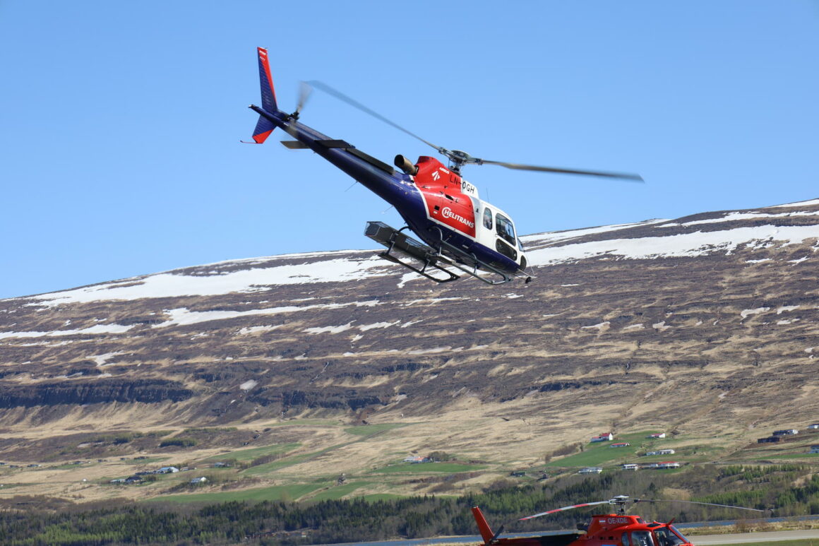 Helitrans AS Airbus Helicopters H125 reg. LN-OGH allegedly delivering Mark Zuckerberg and his wife Priscilla Chan from Akureyri // Source: Sigurður Bogi (MBL.is)