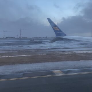 Icelandair Boeing 737 MAX 9 reg.TF-ICB during departure from Keflavik to Seattle on 22 February 2022 // Source: Jackson Jokerst (YouTube)